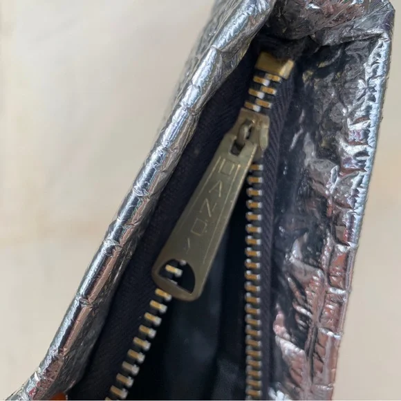 Vintage 1960s metallic silver tote bag with lucite bamboo style handles - Picture 5 of 10